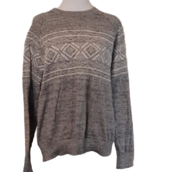 💙🌺Gray Patterned Men's Sweater - Picture 2 of 9